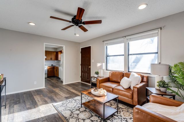 103 E Eric Dr, Walton, KS 67151