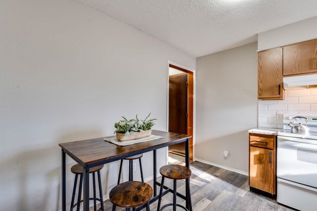 103 E Eric Dr, Walton, KS 67151