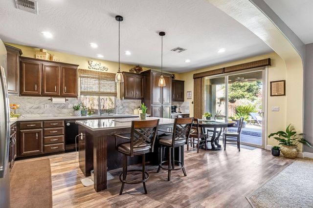 3522 W Elowin Avenue, Visalia, CA 93291