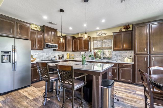 3522 W Elowin Avenue, Visalia, CA 93291