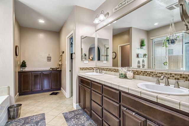 3522 W Elowin Avenue, Visalia, CA 93291