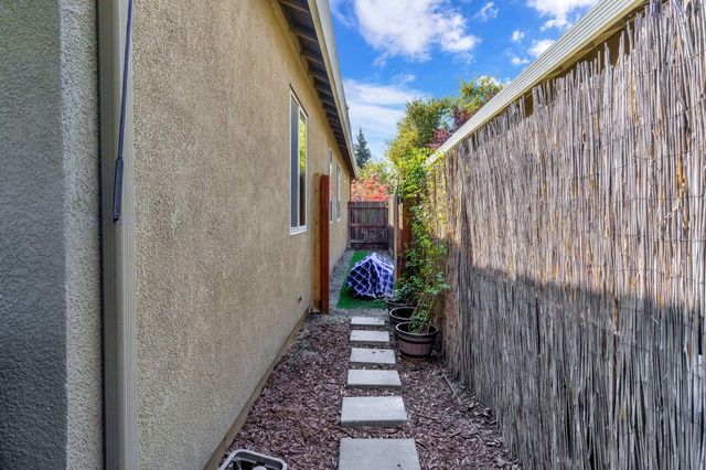 3522 W Elowin Avenue, Visalia, CA 93291