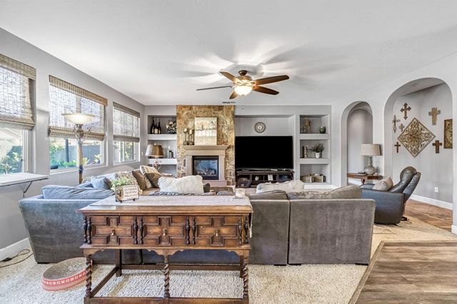 3522 W Elowin Avenue, Visalia, CA 93291