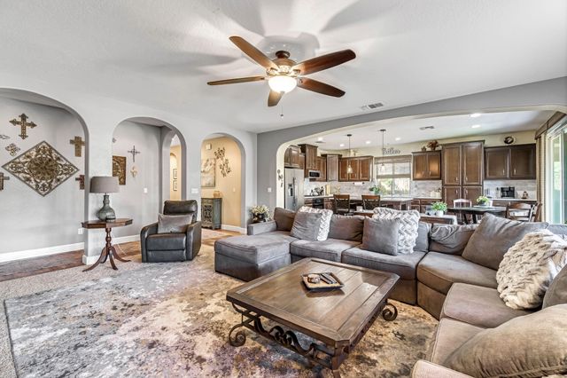 3522 W Elowin Avenue, Visalia, CA 93291