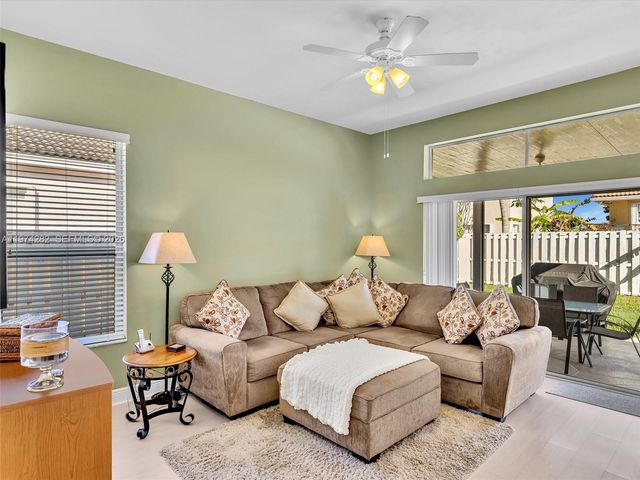 19033 NW 23rd Ct, Pembroke Pines, FL 33029