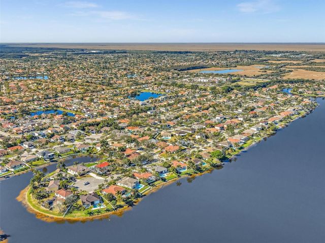 19033 NW 23rd Ct, Pembroke Pines, FL 33029