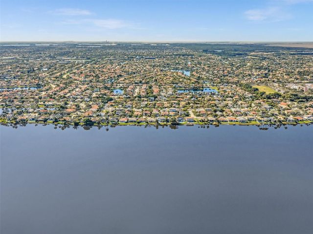 19033 NW 23rd Ct, Pembroke Pines, FL 33029