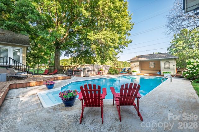 103 Chateau Drive, Gastonia, NC 28056