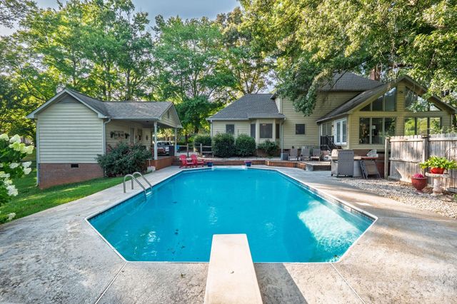 103 Chateau Drive, Gastonia, NC 28056