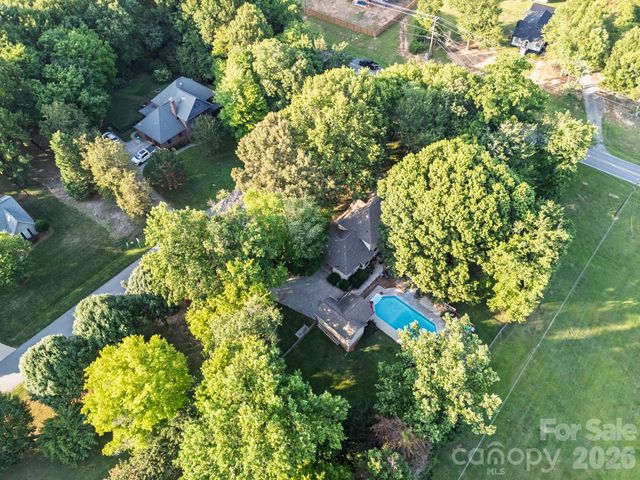 103 Chateau Drive, Gastonia, NC 28056