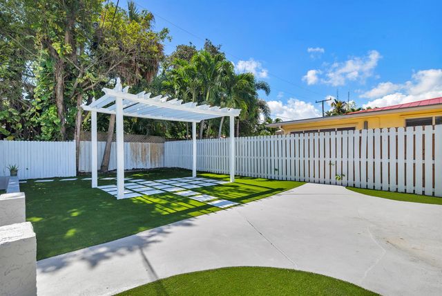 3517 N Flagler Drive, West Palm Beach, FL 33407