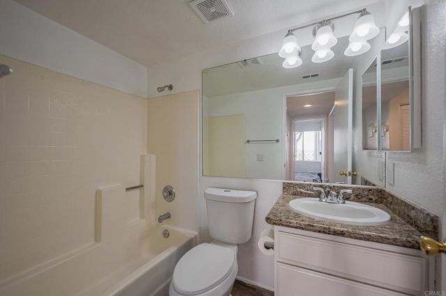 420 Stoney Point Way 113, Oceanside, CA 92058