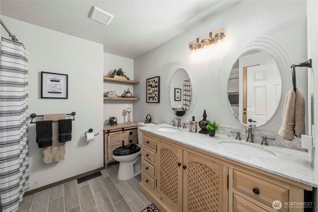 12202 SE 218th Court, Kent, WA 98031