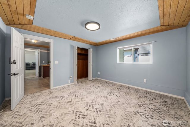 12202 SE 218th Court, Kent, WA 98031