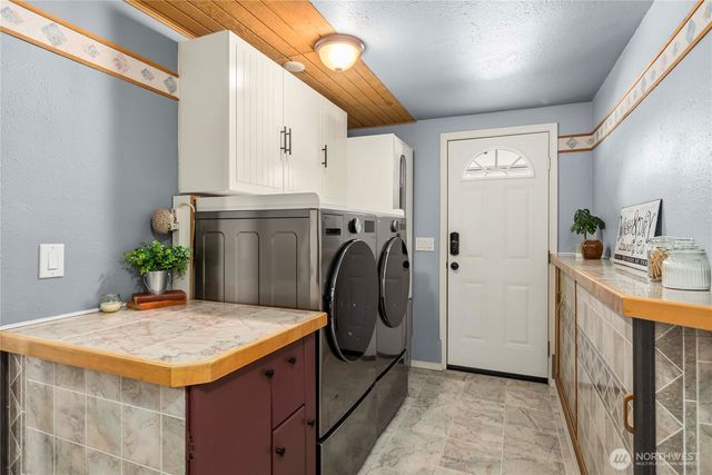 12202 SE 218th Court, Kent, WA 98031