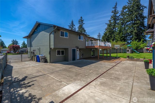 12202 SE 218th Court, Kent, WA 98031