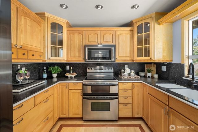 12202 SE 218th Court, Kent, WA 98031
