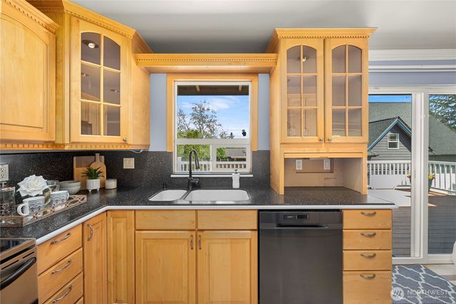 12202 SE 218th Court, Kent, WA 98031