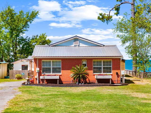 2554 Bay Grove Road, Freeport, FL 32439