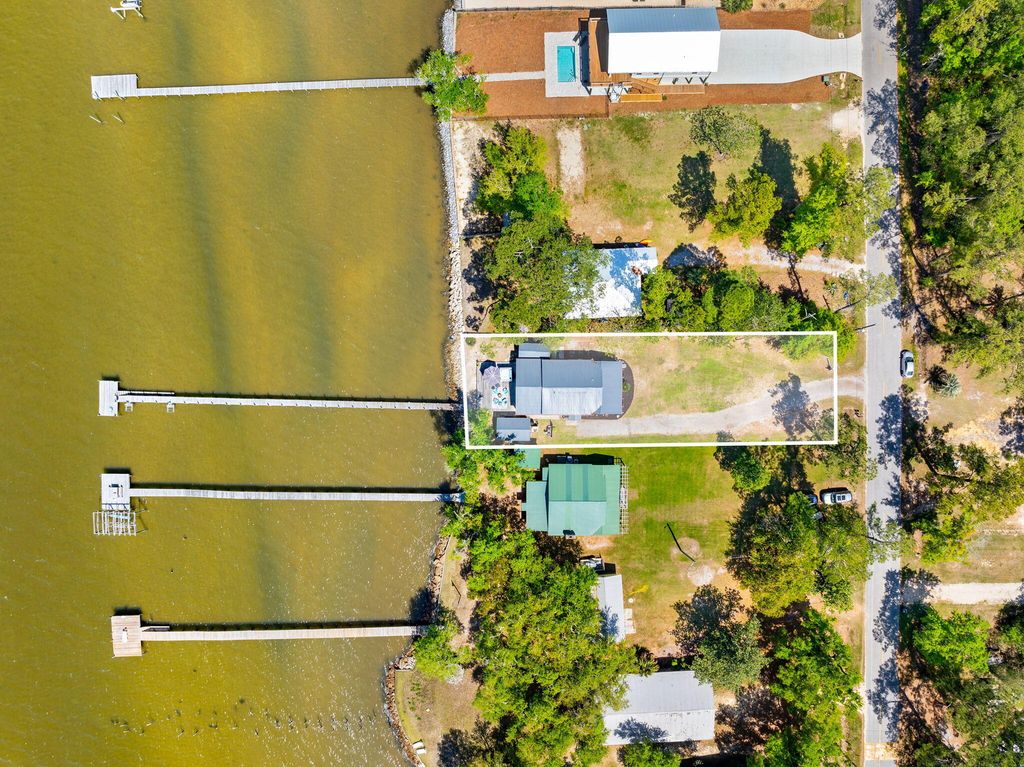 2554 Bay Grove Road, Freeport, FL 32439