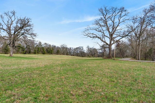 1289 Old Hopewell Rd, Castalian Springs, TN 37031