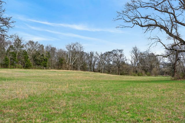 1289 Old Hopewell Rd, Castalian Springs, TN 37031