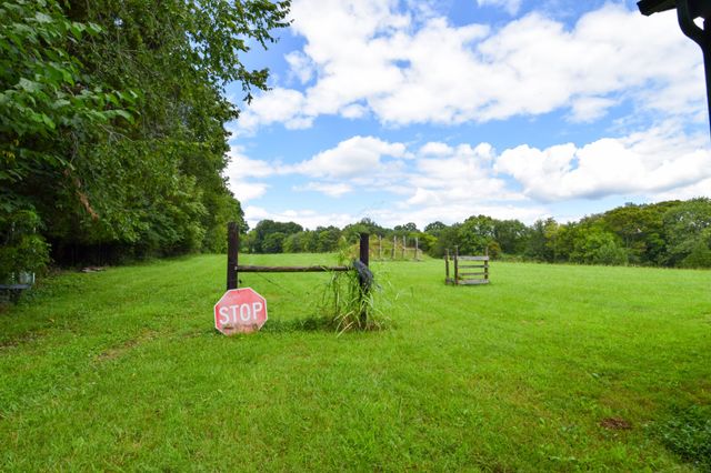 1289 Old Hopewell Rd, Castalian Springs, TN 37031