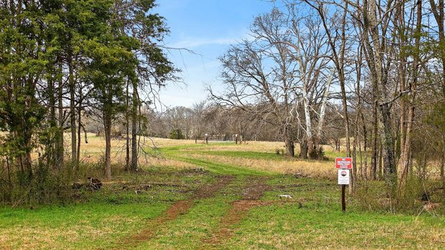 1289 Old Hopewell Rd, Castalian Springs, TN 37031