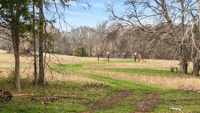 1289 Old Hopewell Rd, Castalian Springs, TN 37031