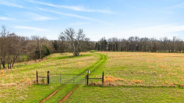 1289 Old Hopewell Rd, Castalian Springs, TN 37031