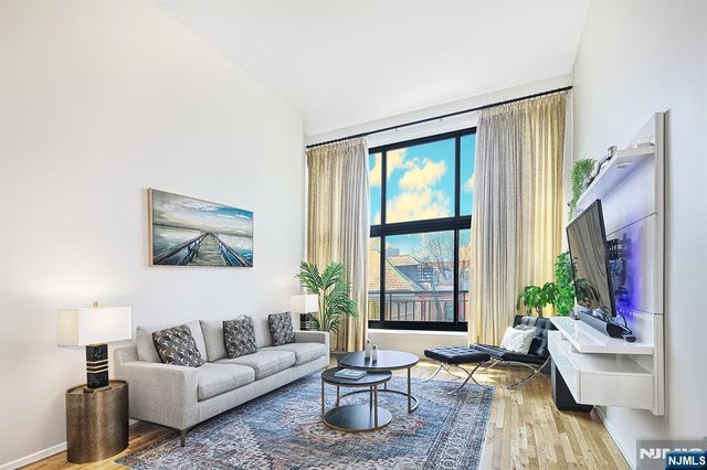 518 Gregory Avenue A318, Weehawken, NJ 07086