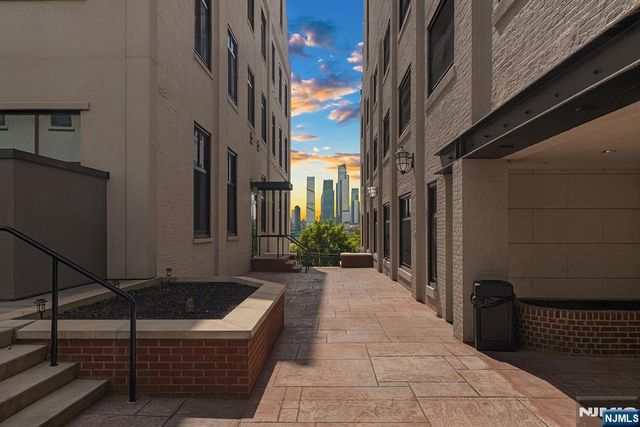 518 Gregory Avenue A318, Weehawken, NJ 07086