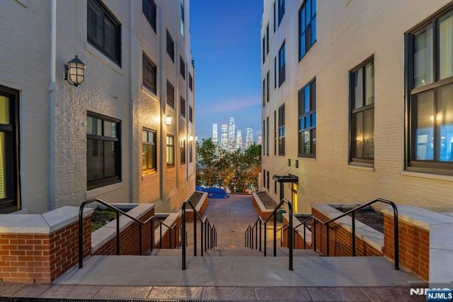 518 Gregory Avenue A318, Weehawken, NJ 07086