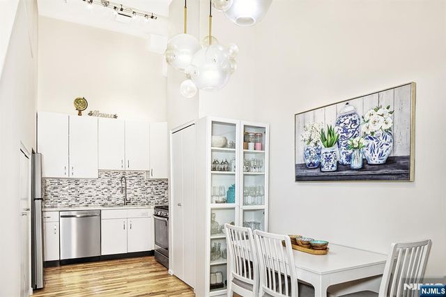 518 Gregory Avenue A318, Weehawken, NJ 07086