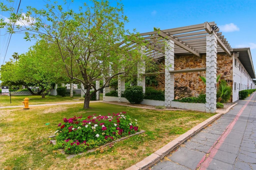 5226 N 20th Street B1, Phoenix, AZ 85016