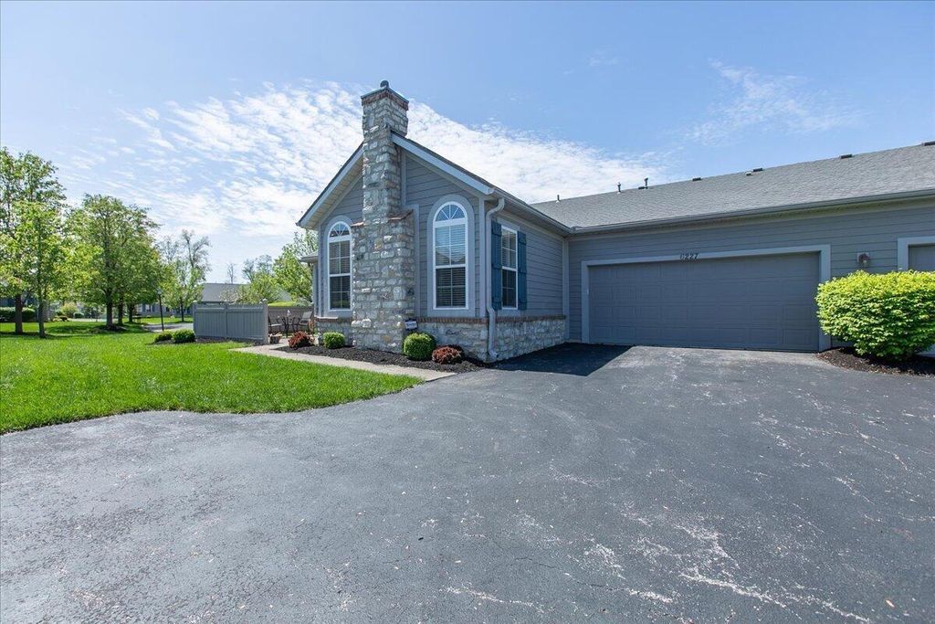 6227 Stonewalk Lane, New Albany, OH 43054