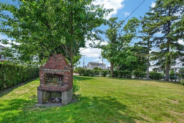 325 Malden St, Revere, MA 02151