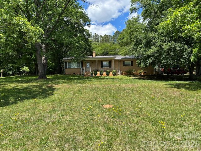 2307 Harris Henrietta Road, Mooresboro, NC 28114