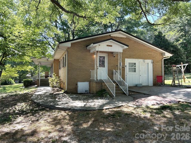 2307 Harris Henrietta Road, Mooresboro, NC 28114