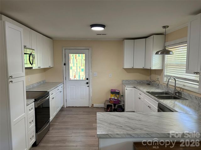 2307 Harris Henrietta Road, Mooresboro, NC 28114