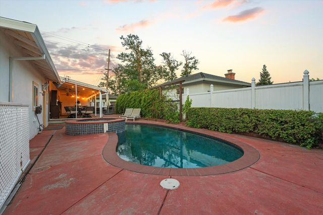 6900 14th Ave, Sacramento, CA 95820