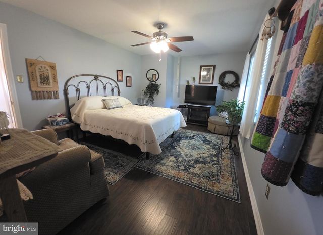 862 HOLLY DR, La Plata, MD 20646