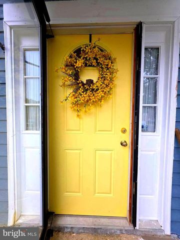 862 HOLLY DR, La Plata, MD 20646