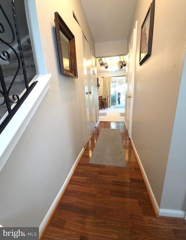 862 HOLLY DR, La Plata, MD 20646
