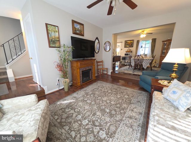 862 HOLLY DR, La Plata, MD 20646