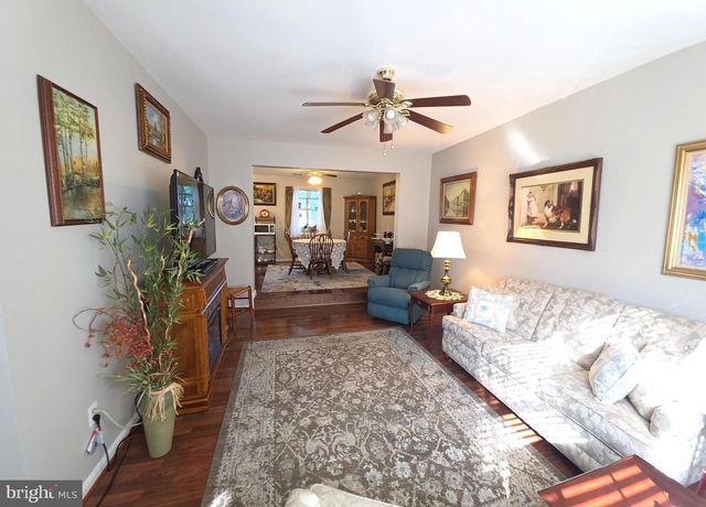 862 HOLLY DR, La Plata, MD 20646