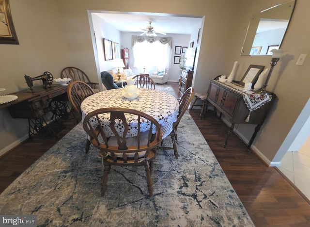 862 HOLLY DR, La Plata, MD 20646
