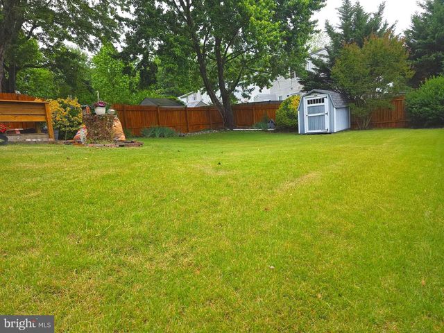 862 HOLLY DR, La Plata, MD 20646