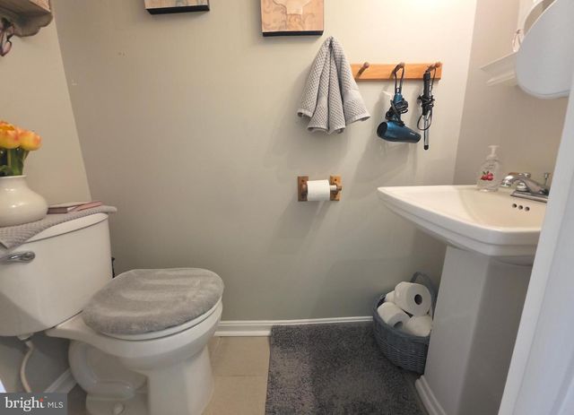 862 HOLLY DR, La Plata, MD 20646