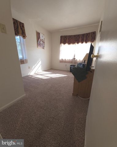 862 HOLLY DR, La Plata, MD 20646